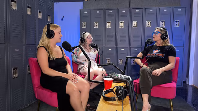Ariel Interviews Evolved Fights Competitors Kaiia Eve and Mandy Spears